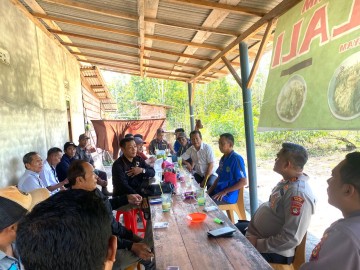 Jelang Pilkada Pali, Kapolsek Penukal Abab Ingatkan Pentingnya Sinergisitas Dalam Jaga Kamtibmas