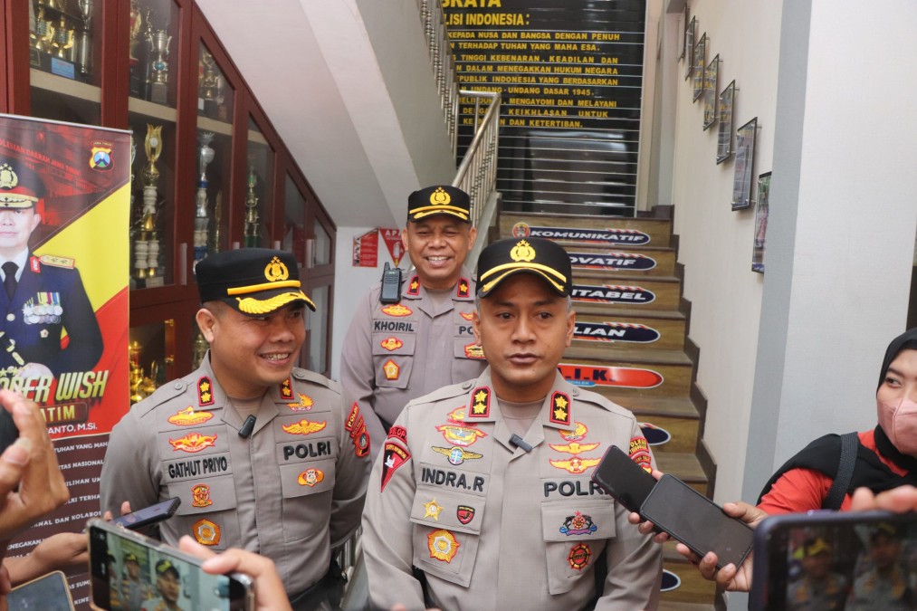 Pedang Pora Sambut Kedatangan AKBP Indra Ranu Dikarta S.I.K., M.Si. di Mapolres Trenggalek