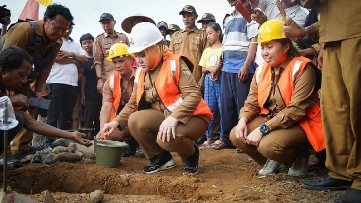 Pastikan Pembangunan Infrastruktur Sesuai Progress, Bupati Musi Rawas Tinjau 9 Lokasi