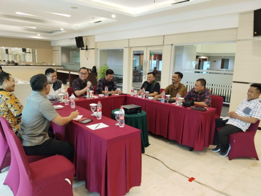 Pj Bupati Hani Syopiar Rustam -Komisioner KPU Rapat Konsolidasi Pemantapan Persiapan Pemilu 2024