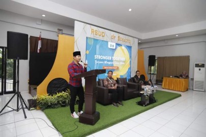 Berikan Sesi Motivasi Kepada Dokter Spesialis di RSUD dr. Soedomo Trenggalek, Mas Ipin Kehendaki Pelayanan Yang Semakin Prima