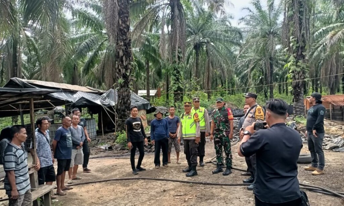 Polsek Keluang Melakukan Penertiban Ilegal Lifenery Secara Mandiri