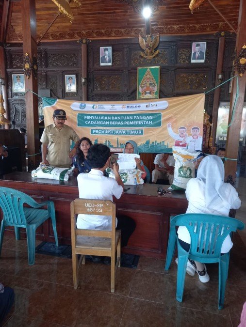 Pemdes Pelem Salurkan Bantuan Pangan Pada 651 KPM, Kades Berharap Bisa Ringankan Kebutuhan