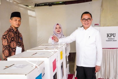 Hari Pencoblosan, Pj Bupati Hani Syopiar Rustam Pantau Langsung Jalannya Pemilu Serentak di Banyuasin