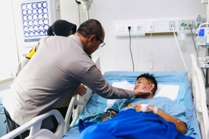 Jenguk Personel Alami Lakalantas Usai PAM TPS, Rachmad Wibowo : Sudah Ditangani Intensif Tim Medis RS Bhayangkara