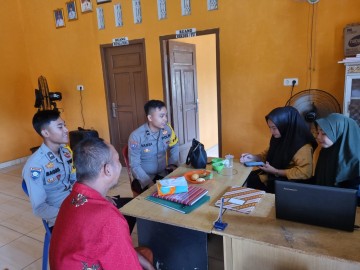 Kasat Binmas Polres PALI Menggelar Jumat Curhat Didesa Talang Akar Kecamatan Talang Ubi