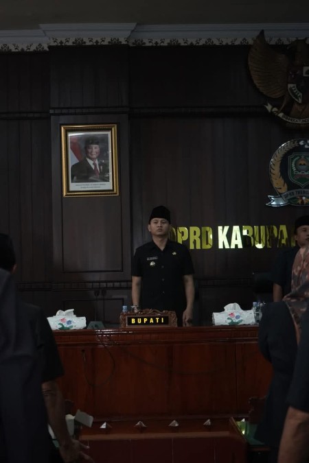 Bupati Arifin Dengarkan Pandangan Umum Fraksi DPRD Tentang Penyertaan Modal di 3 BUMD Trenggalek