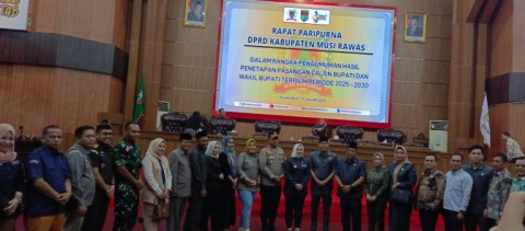 Sidang Paripurna DPRD Musi Rawas Menetapkan Calon Bupati Terpilih Hj Ratna Machmud Dan Wakil Suprayitno