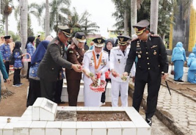 Peringati Hari Pahlawan, Kapolres Musi Rawas dan Forkompinda Ziarah ke Taman Makam Pahlawan